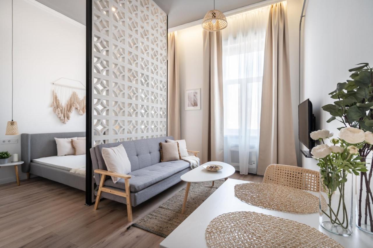 A62 - Akacfa Street Central Residence - Best Location By Bqa Budapeste Exterior foto