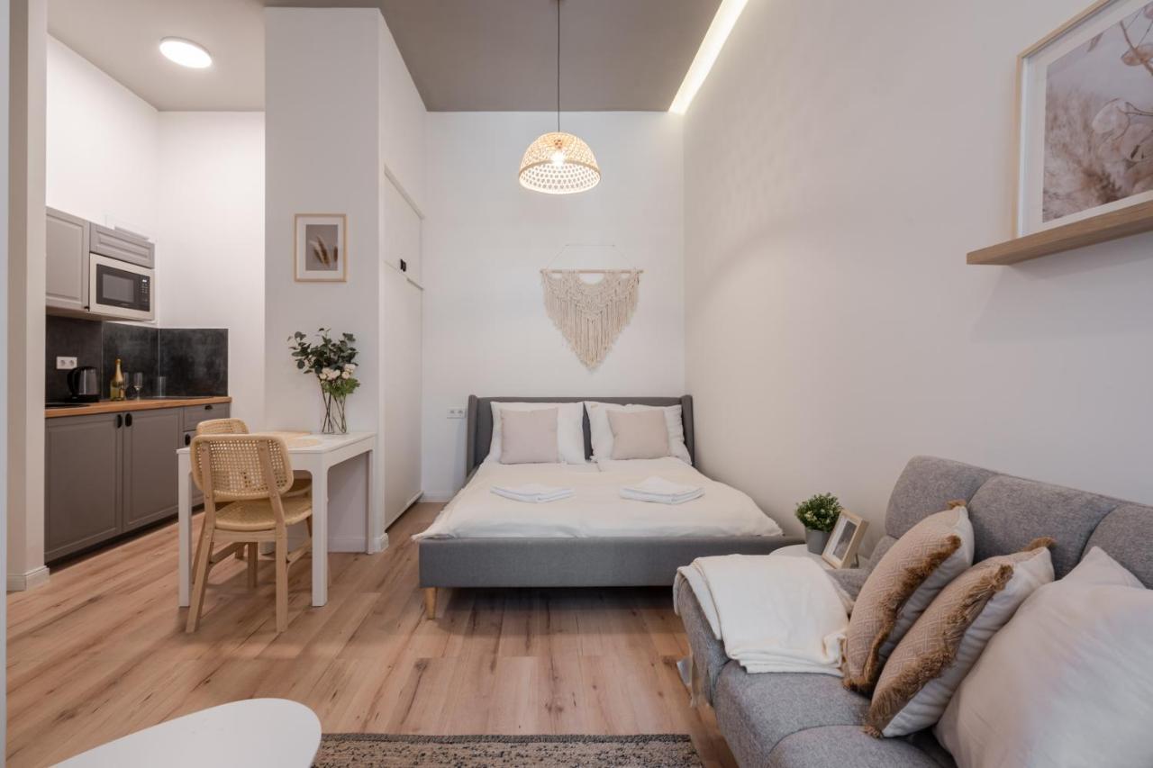 A62 - Akacfa Street Central Residence - Best Location By Bqa Budapeste Exterior foto